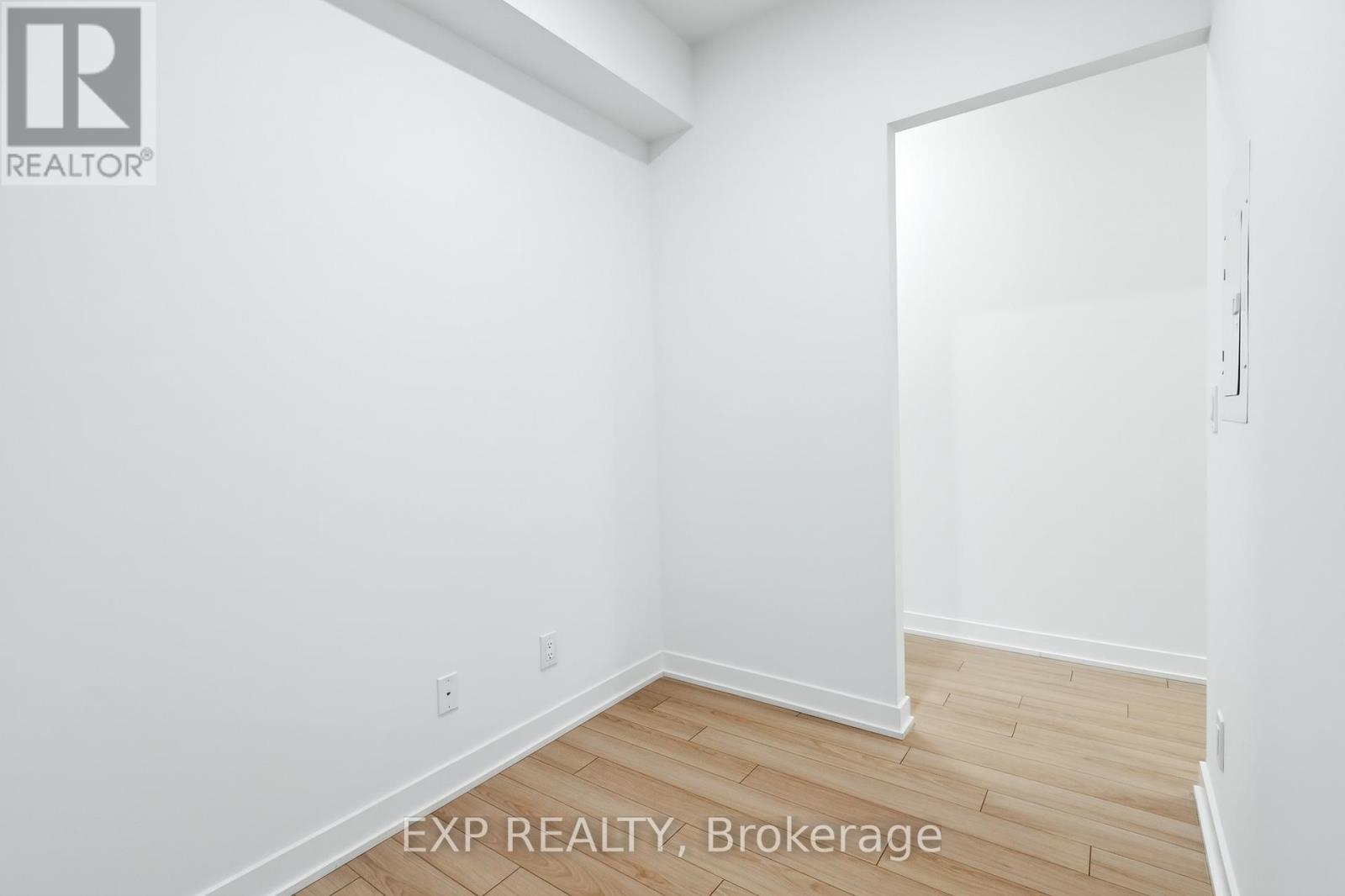 3079 Trafalgar Road, Oakville, Ontario  L6H 8C5 - Photo 17 - W12646540