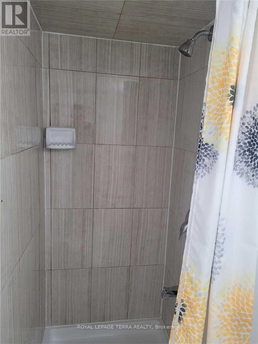 Bsmt - 37 Southlake Boulevard, Brampton, Ontario  L6V 4P4 - Photo 9 - W12646600