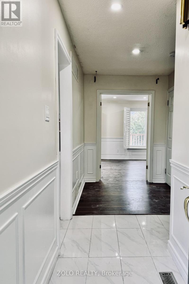 1062 Havendale Boulevard, Burlington, Ontario  L7P 3P8 - Photo 2 - W12646632