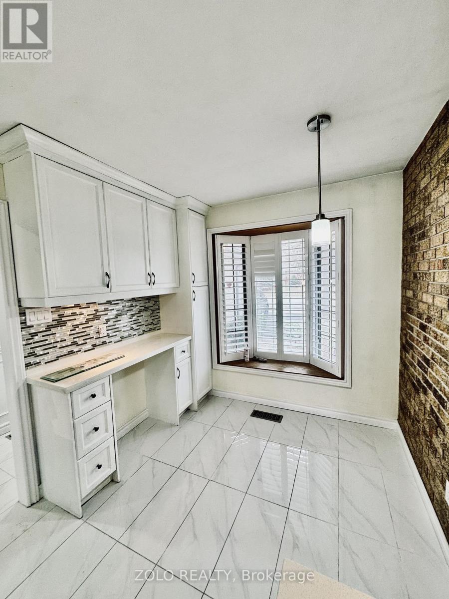 1062 Havendale Boulevard, Burlington, Ontario  L7P 3P8 - Photo 5 - W12646632