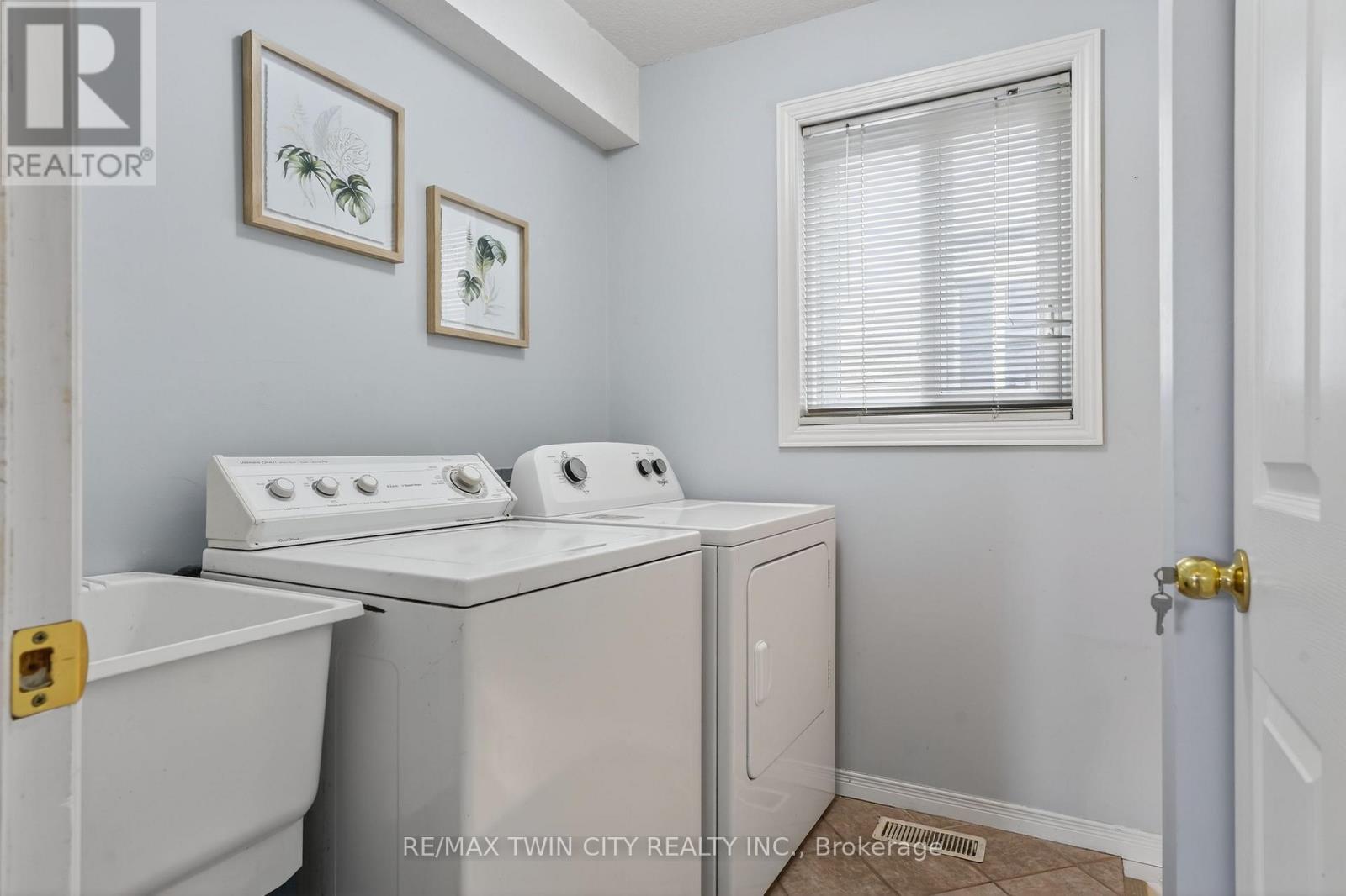 54 Glencliffe Court, Kitchener, Ontario  N2B 3X1 - Photo 21 - X12646626