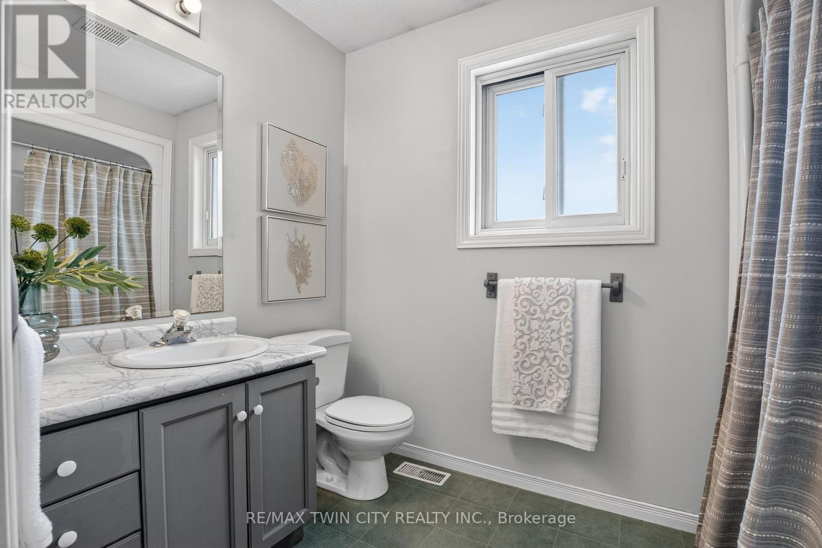 54 Glencliffe Court, Kitchener, Ontario  N2B 3X1 - Photo 31 - X12646626