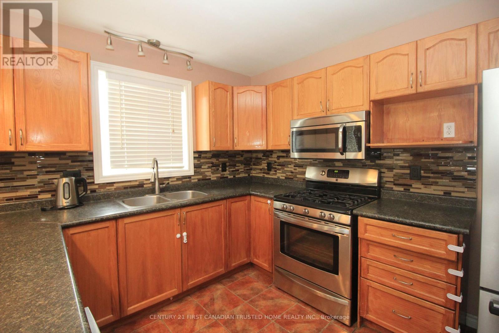 1681 Benjamin Drive, London East, Ontario  N5V 5K1 - Photo 6 - X12646680