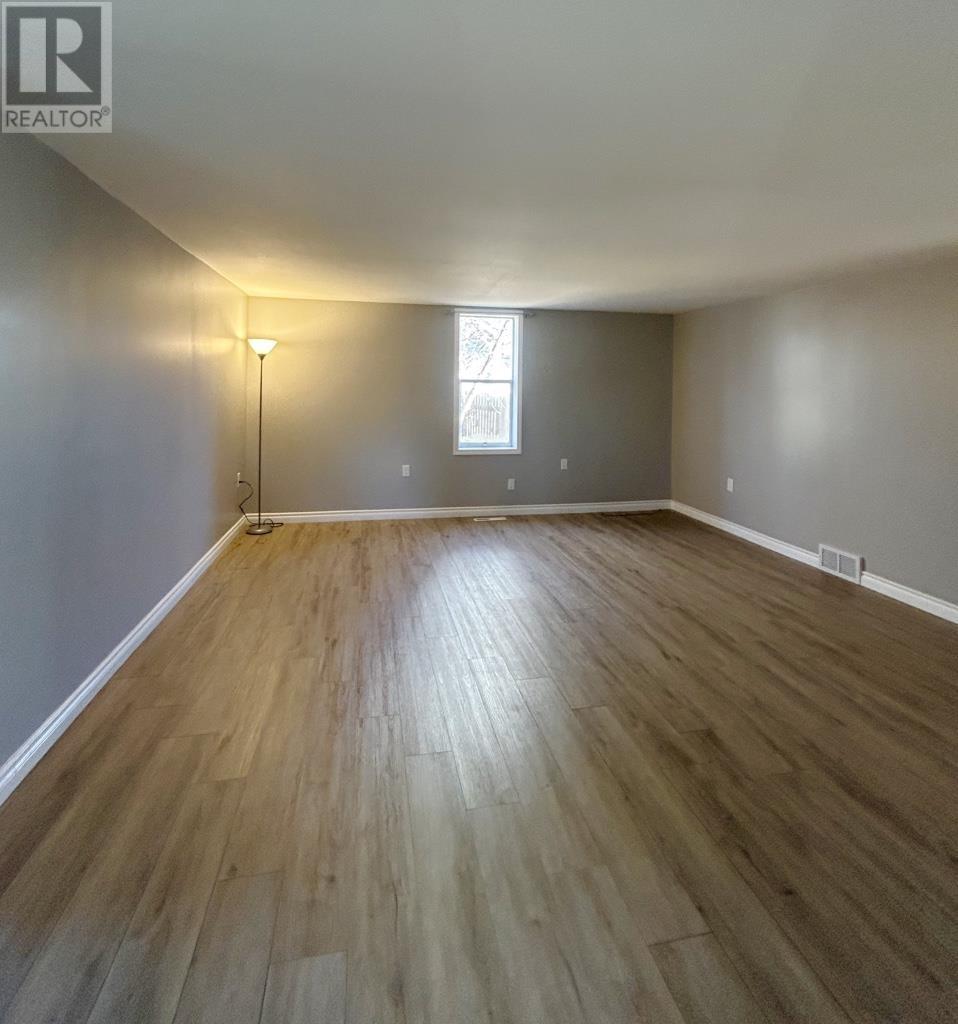 1007 Sunset Drive, Fort Frances, Ontario  P9A 2T5 - Photo 8 - TB253491