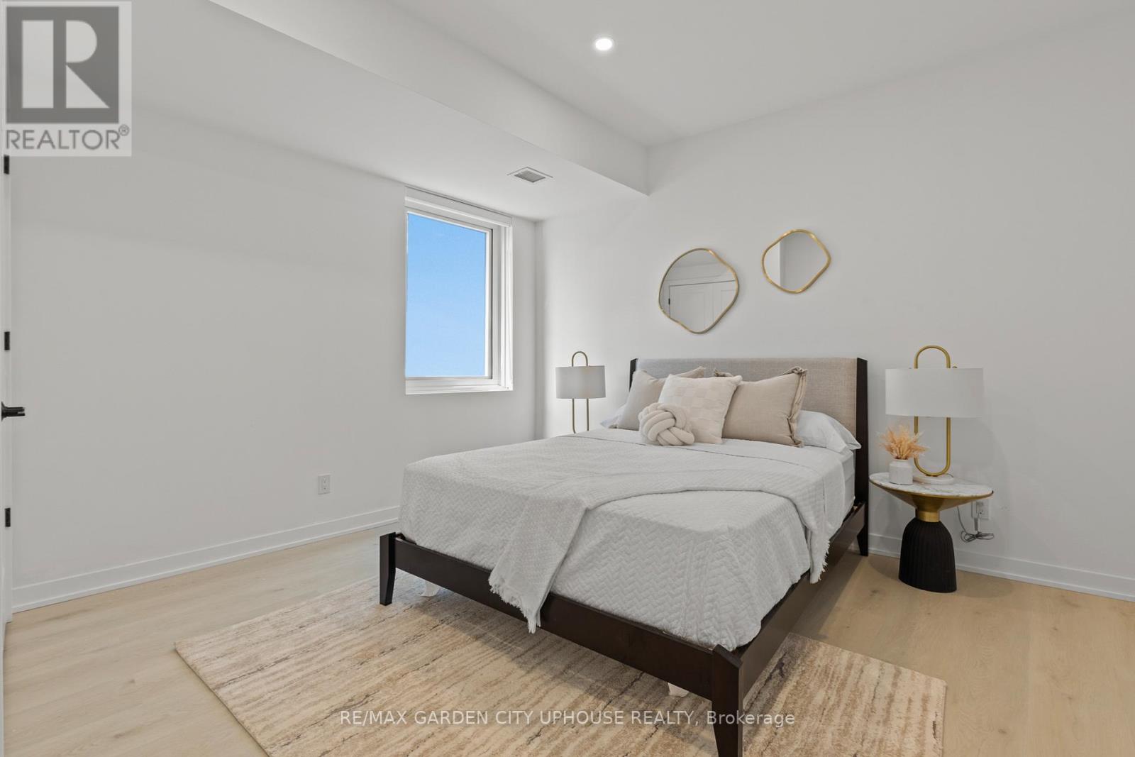 601 - 57 Carlisle Street, St. Catharines, Ontario  L2R 7N6 - Photo 5 - X12646706