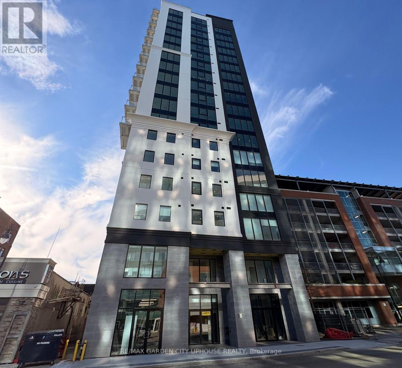 607 - 57 Carlisle Street, St. Catharines, Ontario  L2R 7N6 - Photo 2 - X12646710