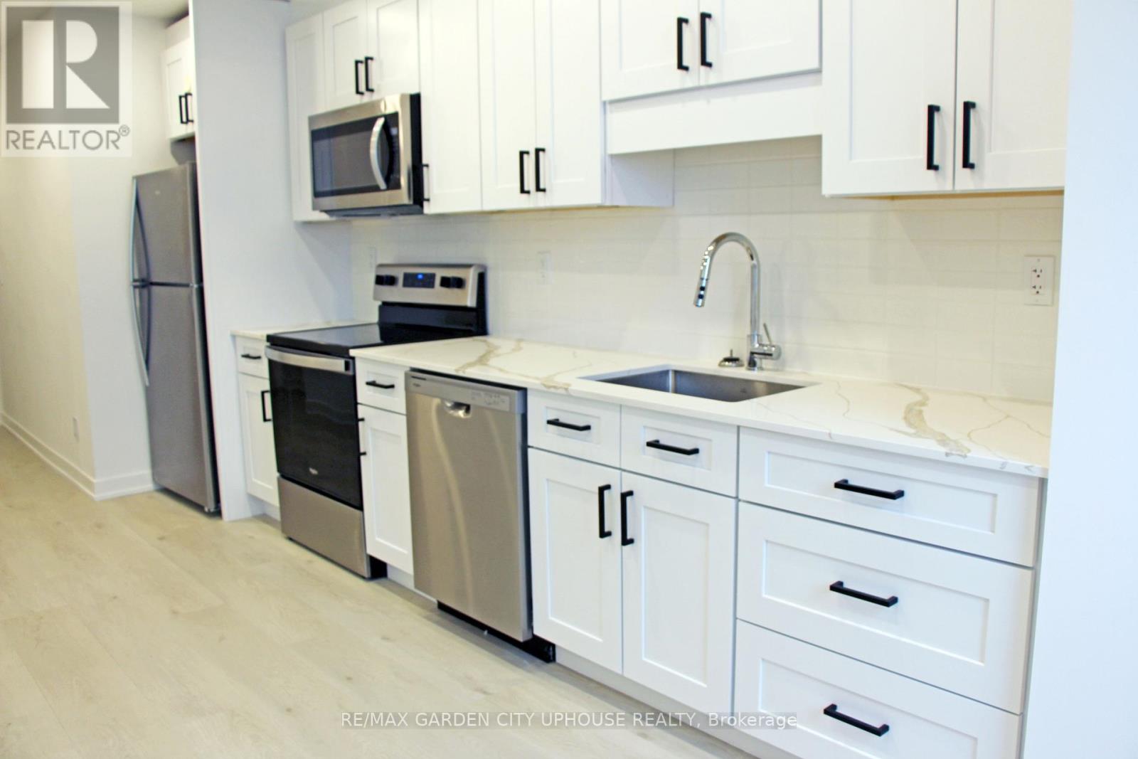 607 - 57 Carlisle Street, St. Catharines, Ontario  L2R 7N6 - Photo 4 - X12646710