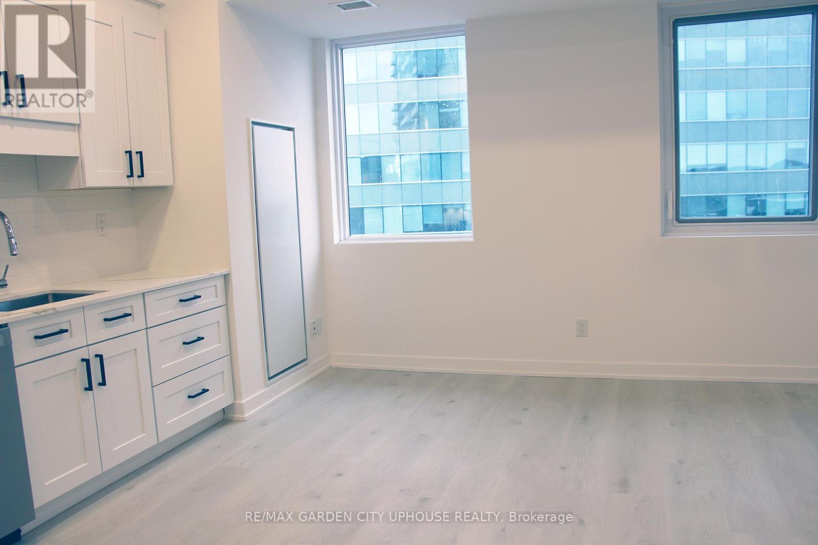 607 - 57 Carlisle Street, St. Catharines, Ontario  L2R 7N6 - Photo 5 - X12646710