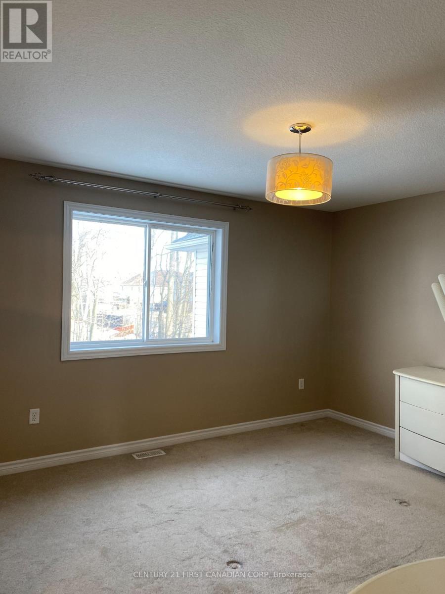 811 Silverfox Crescent, London North, Ontario  N6G 0K2 - Photo 11 - X12539376