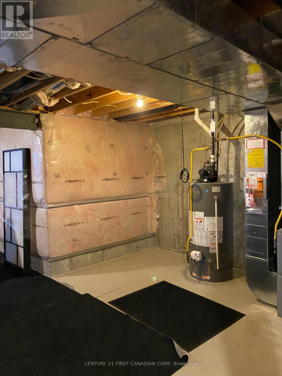 811 Silverfox Crescent, London North, Ontario  N6G 0K2 - Photo 19 - X12539376