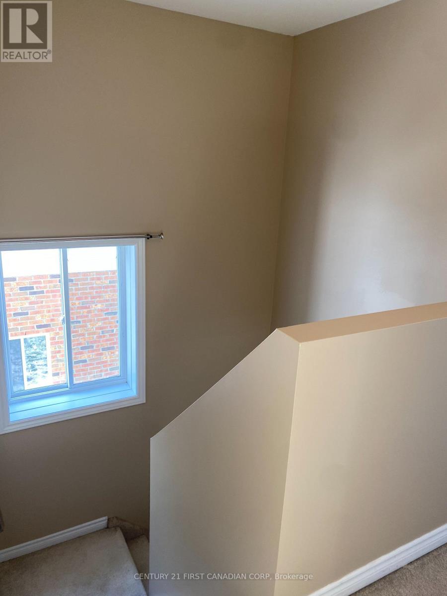 811 Silverfox Crescent, London North, Ontario  N6G 0K2 - Photo 16 - X12539376