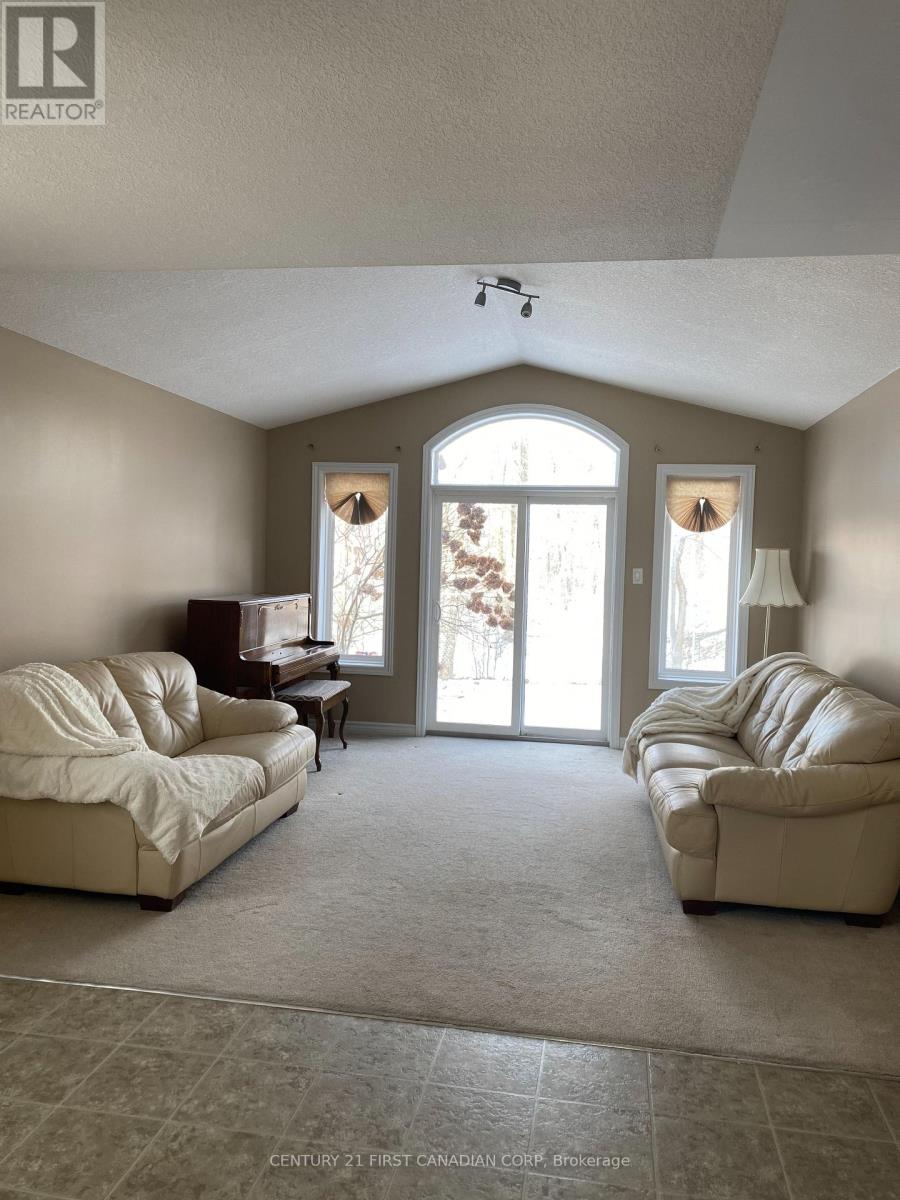 811 Silverfox Crescent, London North, Ontario  N6G 0K2 - Photo 5 - X12539376