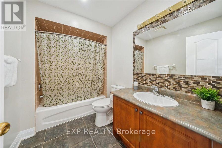 14 Gateway Court, Whitby, Ontario  L1R 3M9 - Photo 14 - E12646672