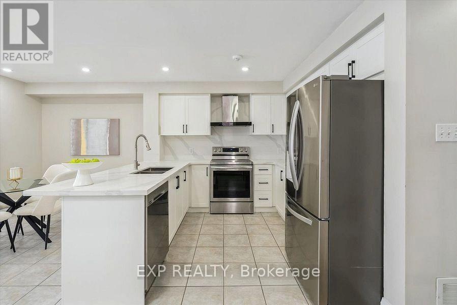 14 Gateway Court, Whitby, Ontario  L1R 3M9 - Photo 5 - E12646672