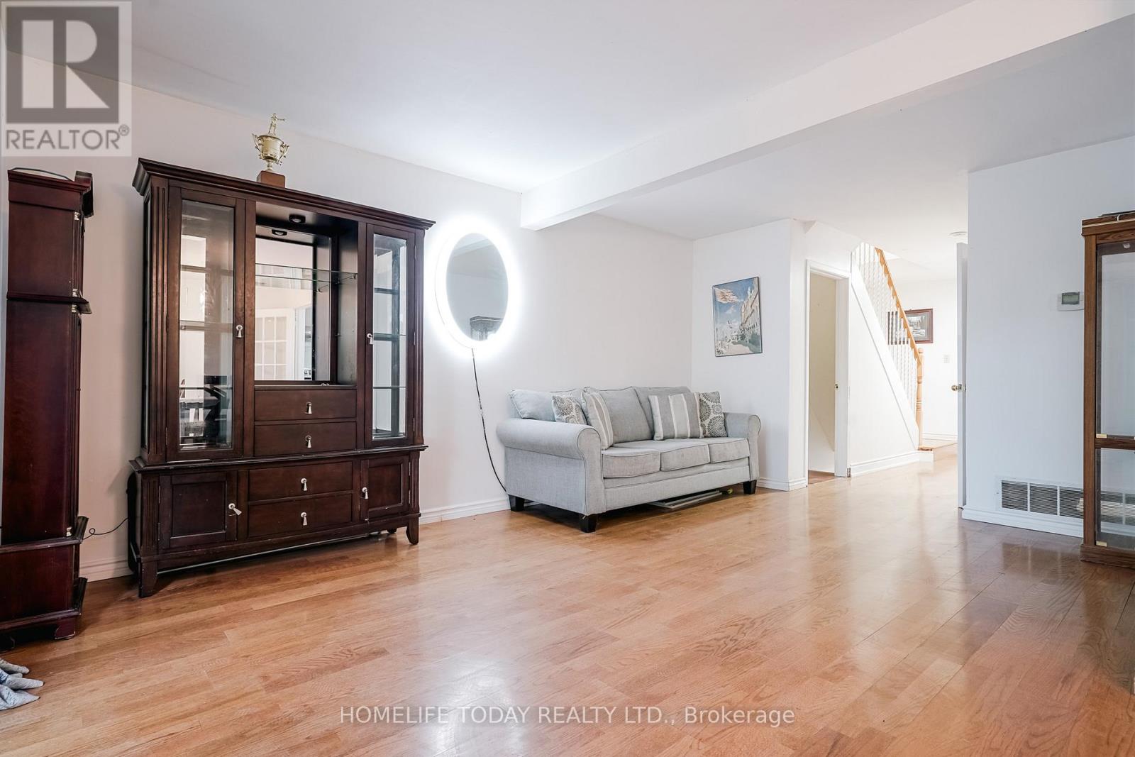 122 Valdor Drive, Toronto, Ontario  M1V 1R5 - Photo 9 - E12395304