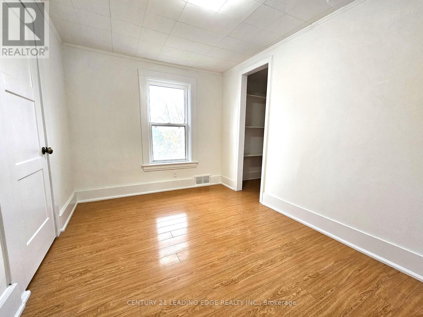 399 The Queensway South, Georgina, Ontario  L4P 2C6 - Photo 10 - N12646696