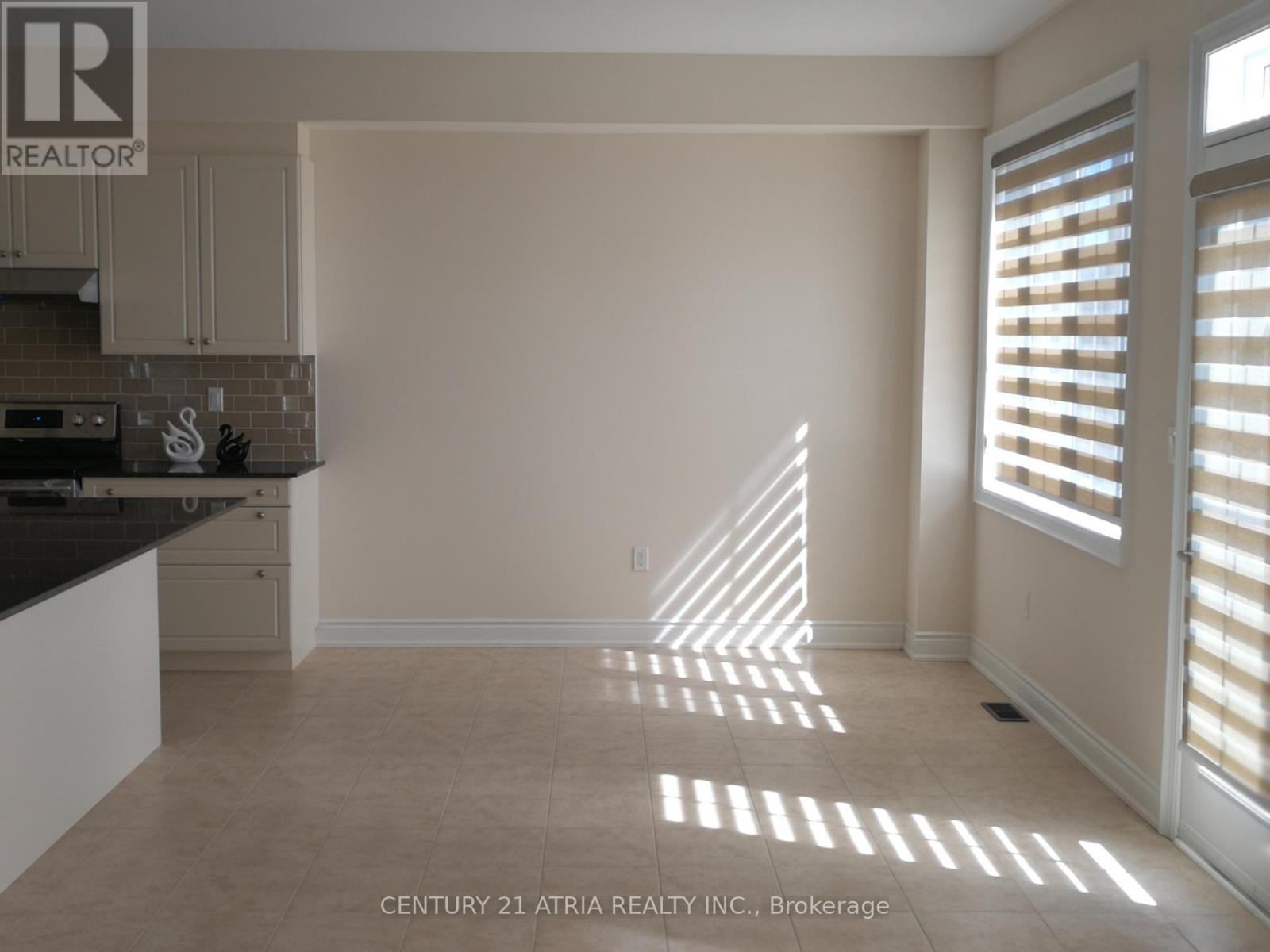 37 Ladder Crescent, East Gwillimbury, Ontario  L9N 0N8 - Photo 4 - N12646698