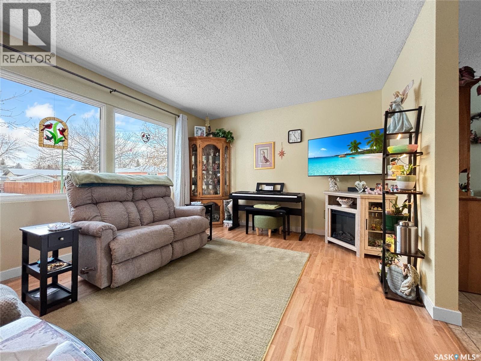 118 Cockburn Crescent, Saskatoon, Saskatchewan  S7L 5R9 - Photo 3 - SK025856