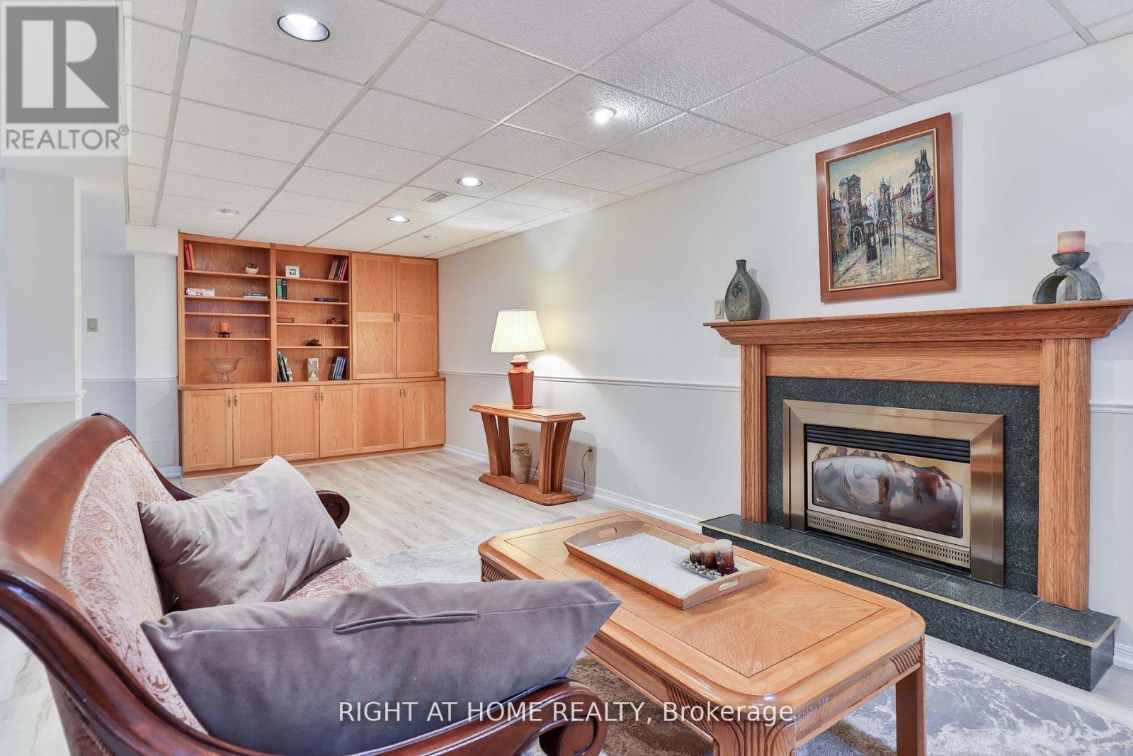 1433 Bough Beeches Boulevard, Mississauga, Ontario  L4W 3B4 - Photo 35 - W12646658