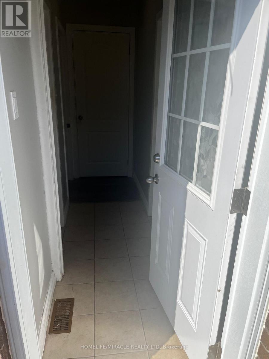 163 Gracedale Boulevard, Toronto, Ontario  M9L 2C2 - Photo 4 - W12646670