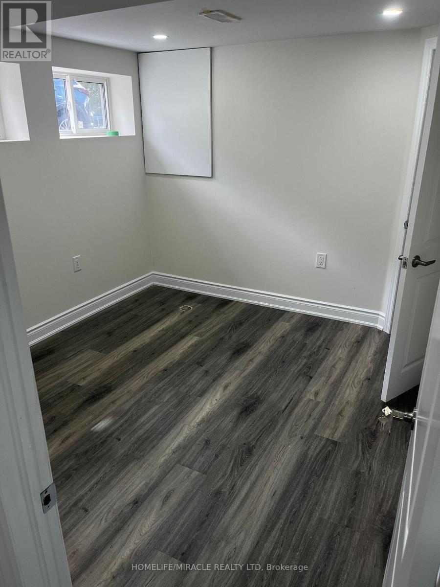 163 Gracedale Boulevard, Toronto, Ontario  M9L 2C2 - Photo 6 - W12646670