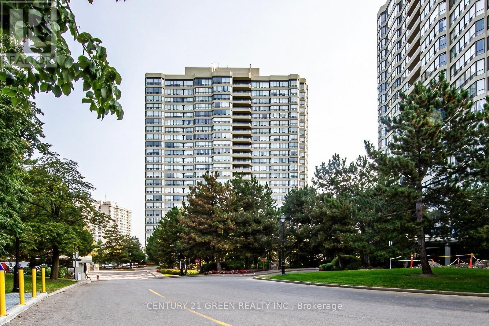 1503 - 22 Hanover Road, Brampton, Ontario  L6S 5K7 - Photo 3 - W12646684