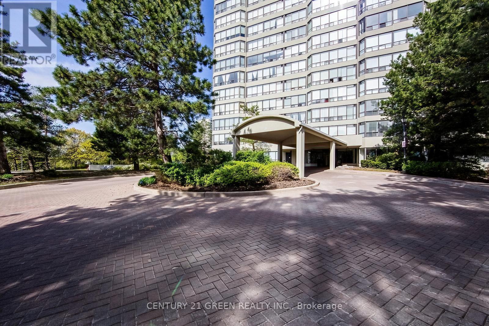 1503 - 22 Hanover Road, Brampton, Ontario  L6S 5K7 - Photo 5 - W12646684