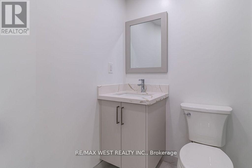Lower - 152 Clarence Street, Brampton, Ontario  L6W 1S9 - Photo 22 - W12646700
