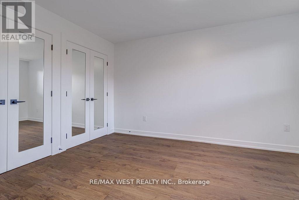 Lower - 152 Clarence Street, Brampton, Ontario  L6W 1S9 - Photo 7 - W12646700