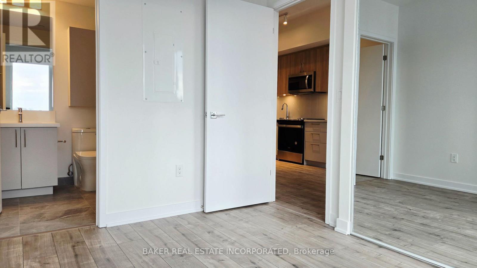 602 - 500 Plains Road E, Burlington, Ontario  L7T 2E1 - Photo 13 - W12646702