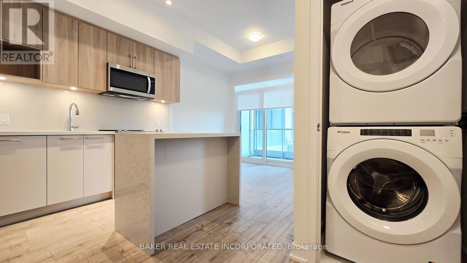 602 - 500 Plains Road E, Burlington, Ontario  L7T 2E1 - Photo 4 - W12646702