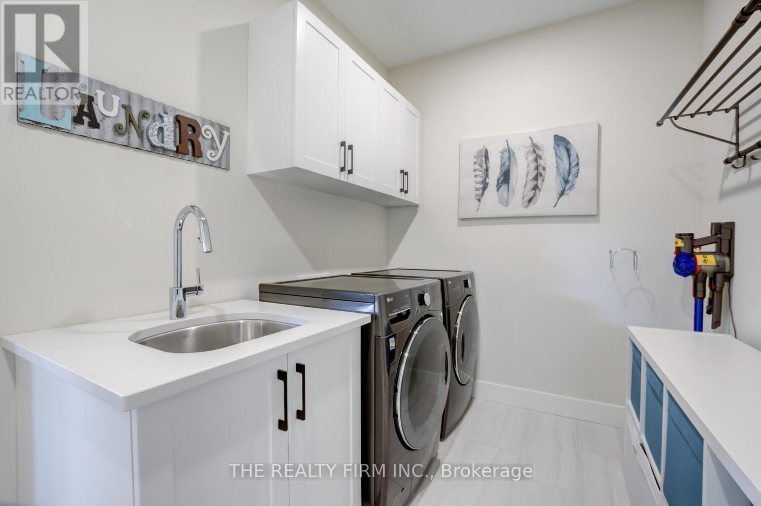 283 Elizabeth Street, Southwest Middlesex, Ontario  N0L 1M0 - Photo 23 - X12646724