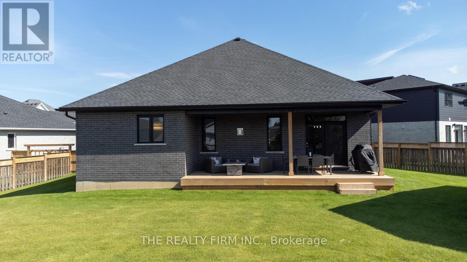 283 Elizabeth Street, Southwest Middlesex, Ontario  N0L 1M0 - Photo 24 - X12646724