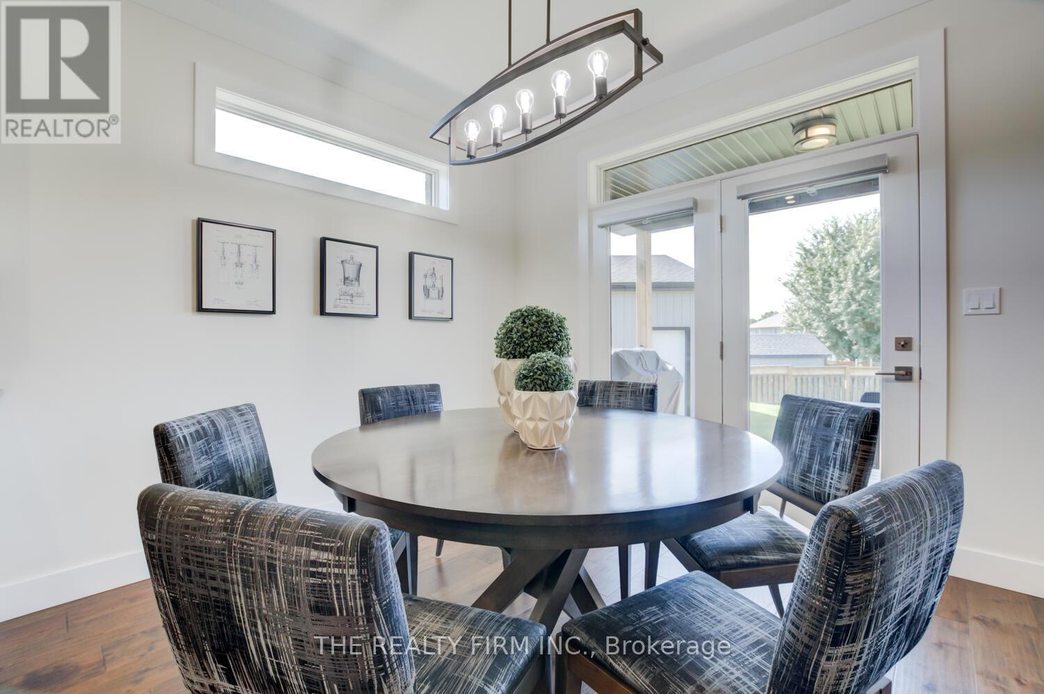 283 Elizabeth Street, Southwest Middlesex, Ontario  N0L 1M0 - Photo 9 - X12646724