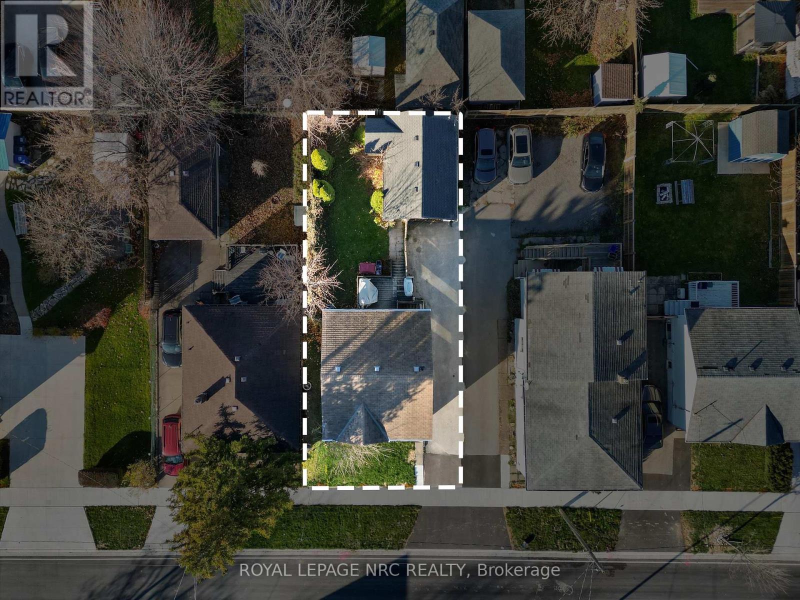 163 Pine Street S, Thorold, Ontario  L2V 3M5 - Photo 2 - X12646770