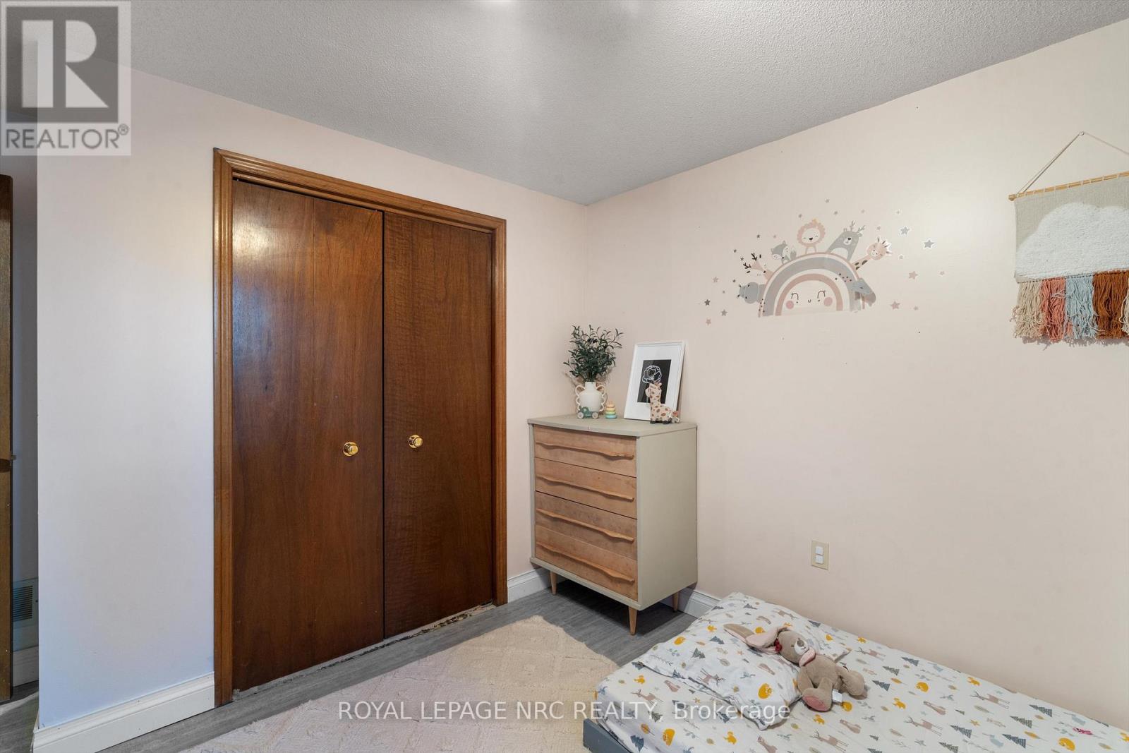 163 Pine Street S, Thorold, Ontario  L2V 3M5 - Photo 21 - X12646770