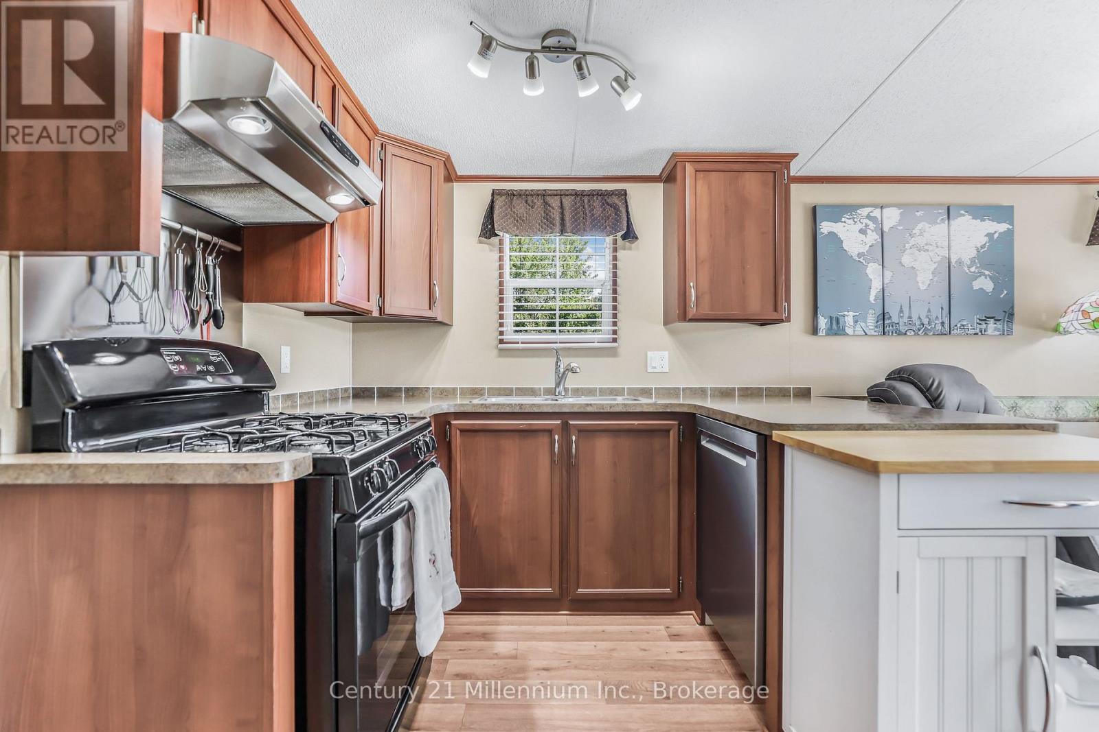 19 White Pines Trail, Wasaga Beach, Ontario  L9Z 1X7 - Photo 19 - S12646772