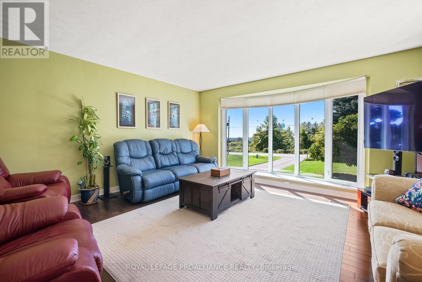 2535 Castlehill Drive, Cobourg, Ontario  K9A 0T3 - Photo 13 - X12433176