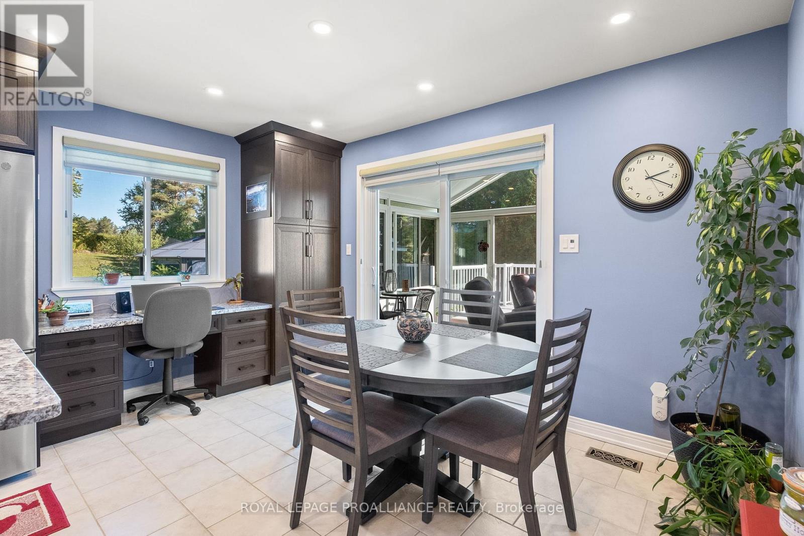 2535 Castlehill Drive, Cobourg, Ontario  K9A 0T3 - Photo 12 - X12433176