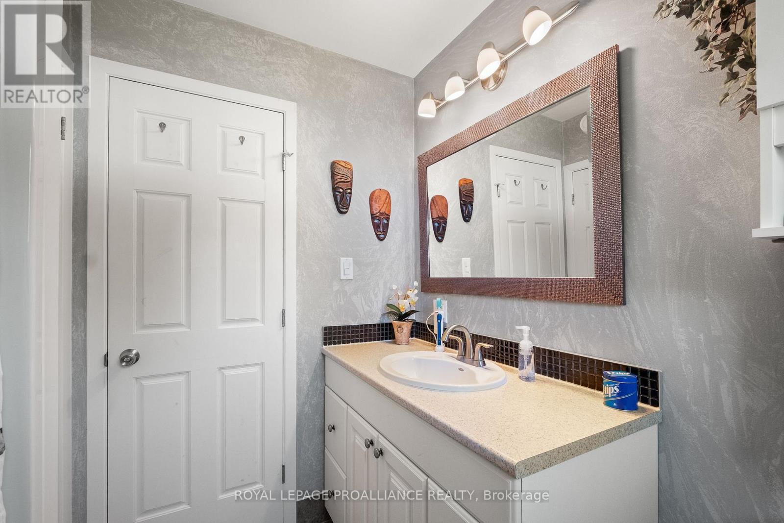 2535 Castlehill Drive, Cobourg, Ontario  K9A 0T3 - Photo 25 - X12433176