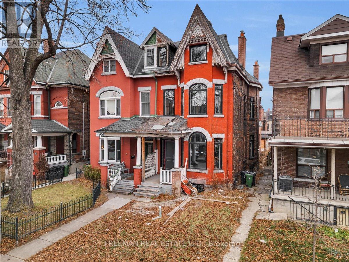 393 Manning Avenue, Toronto, Ontario  M6G 2V6 - Photo 2 - C12646768