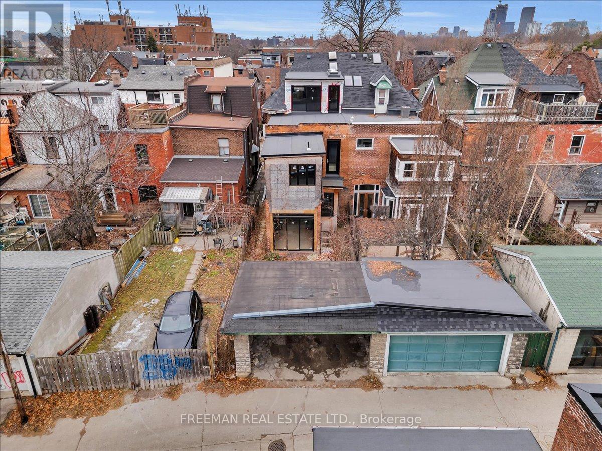 393 Manning Avenue, Toronto, Ontario  M6G 2V6 - Photo 21 - C12646768