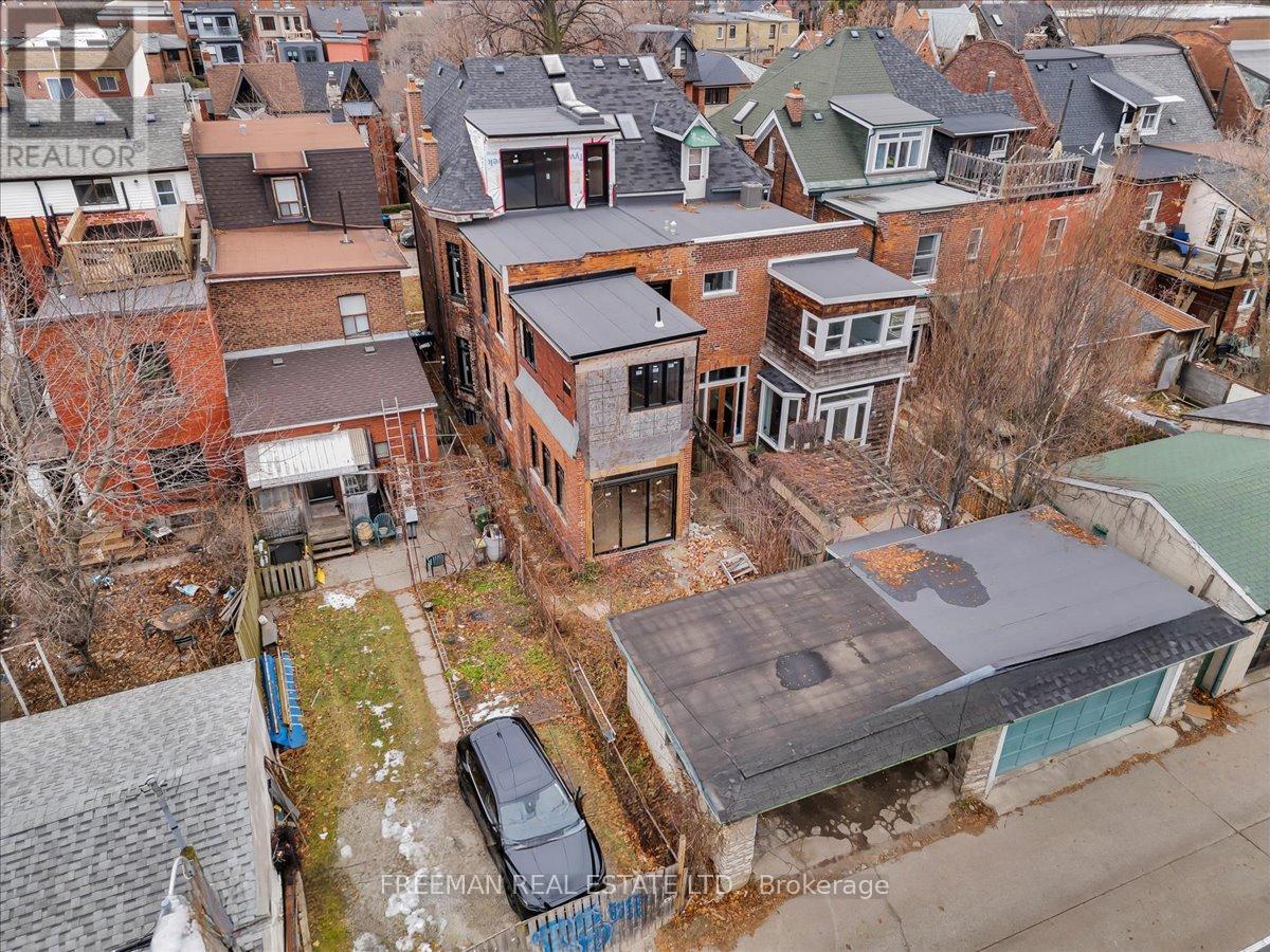 393 Manning Avenue, Toronto, Ontario  M6G 2V6 - Photo 22 - C12646768