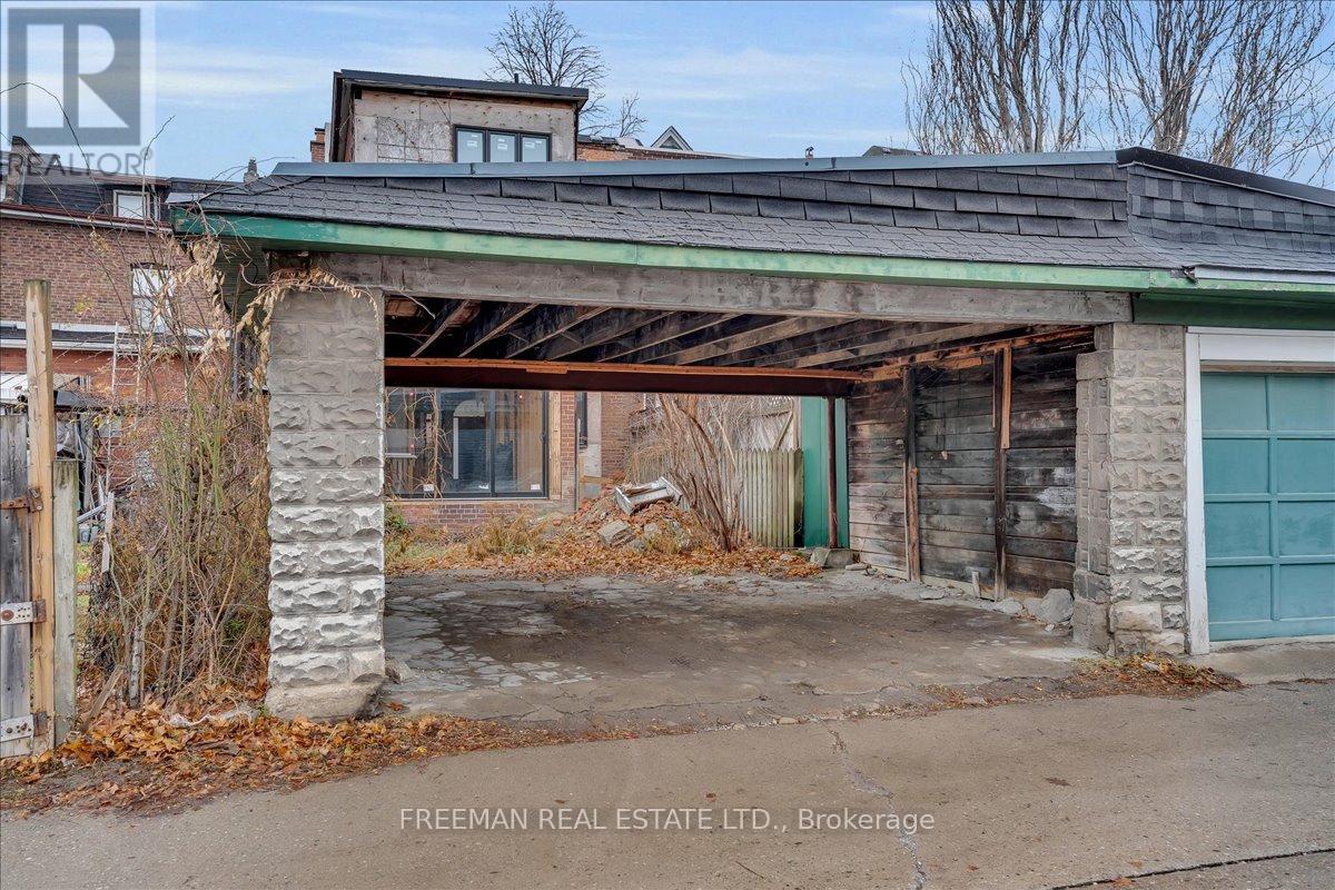 393 Manning Avenue, Toronto, Ontario  M6G 2V6 - Photo 23 - C12646768