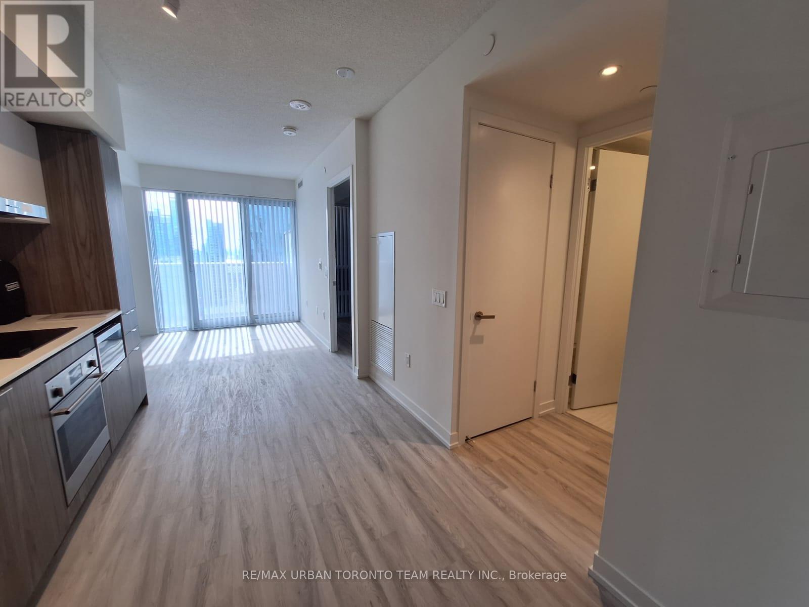 4816 - 55 Cooper Street, Toronto (Waterfront Communities), Ontario  M5E 0G1 - Photo 2 - C12646778