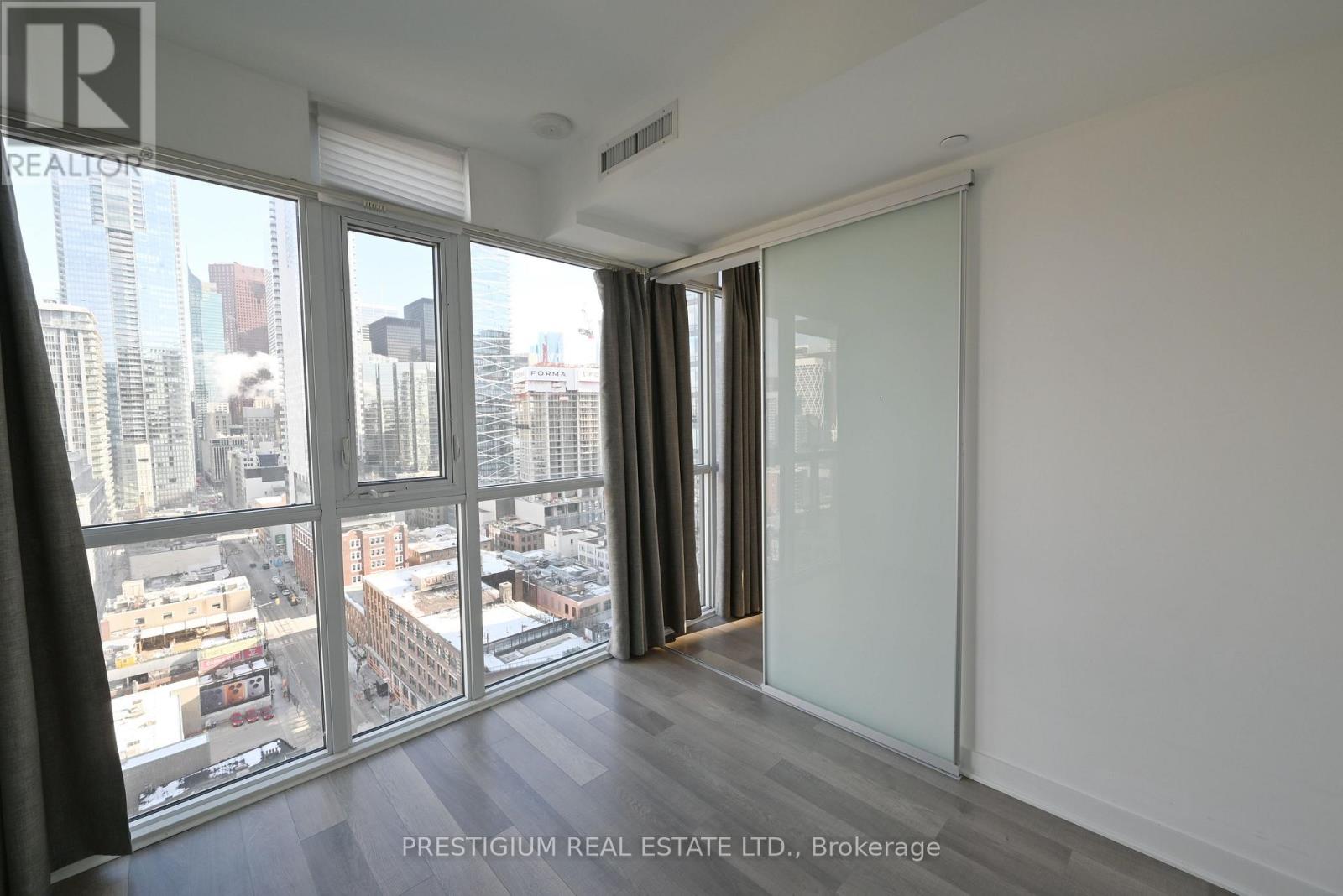 1910 - 290 Adelaide Street W, Toronto, Ontario  M5V 0P3 - Photo 12 - C12646792