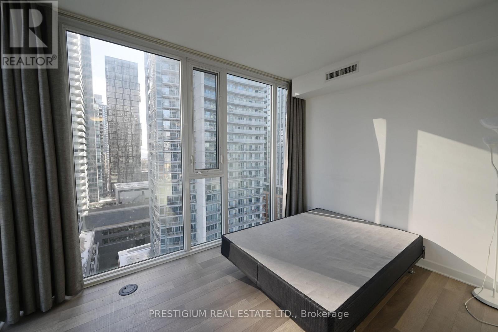 1910 - 290 Adelaide Street W, Toronto, Ontario  M5V 0P3 - Photo 7 - C12646792