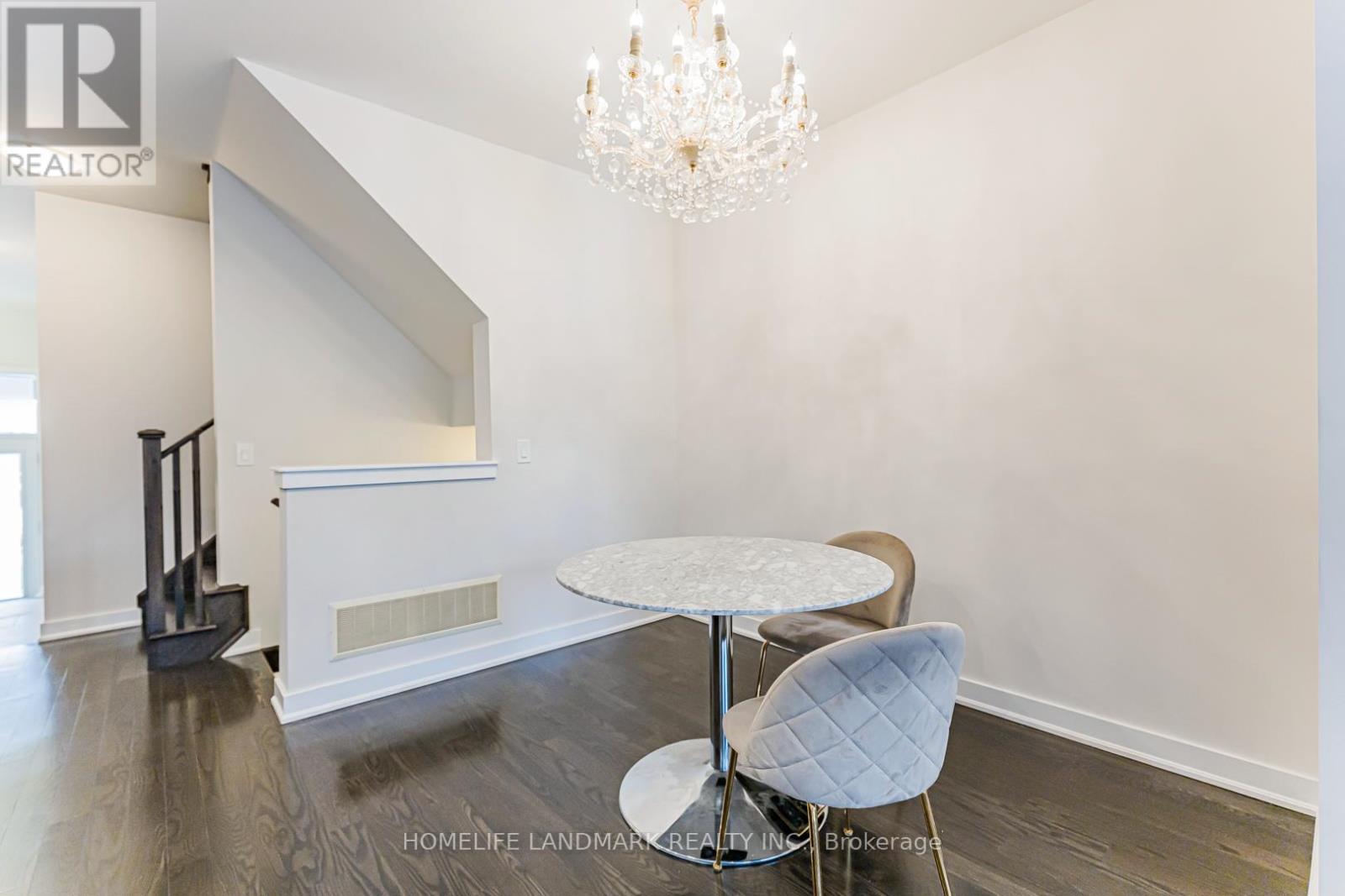 62 Helliwell Crescent, Richmond Hill, Ontario  L4E 1C7 - Photo 13 - N12646758