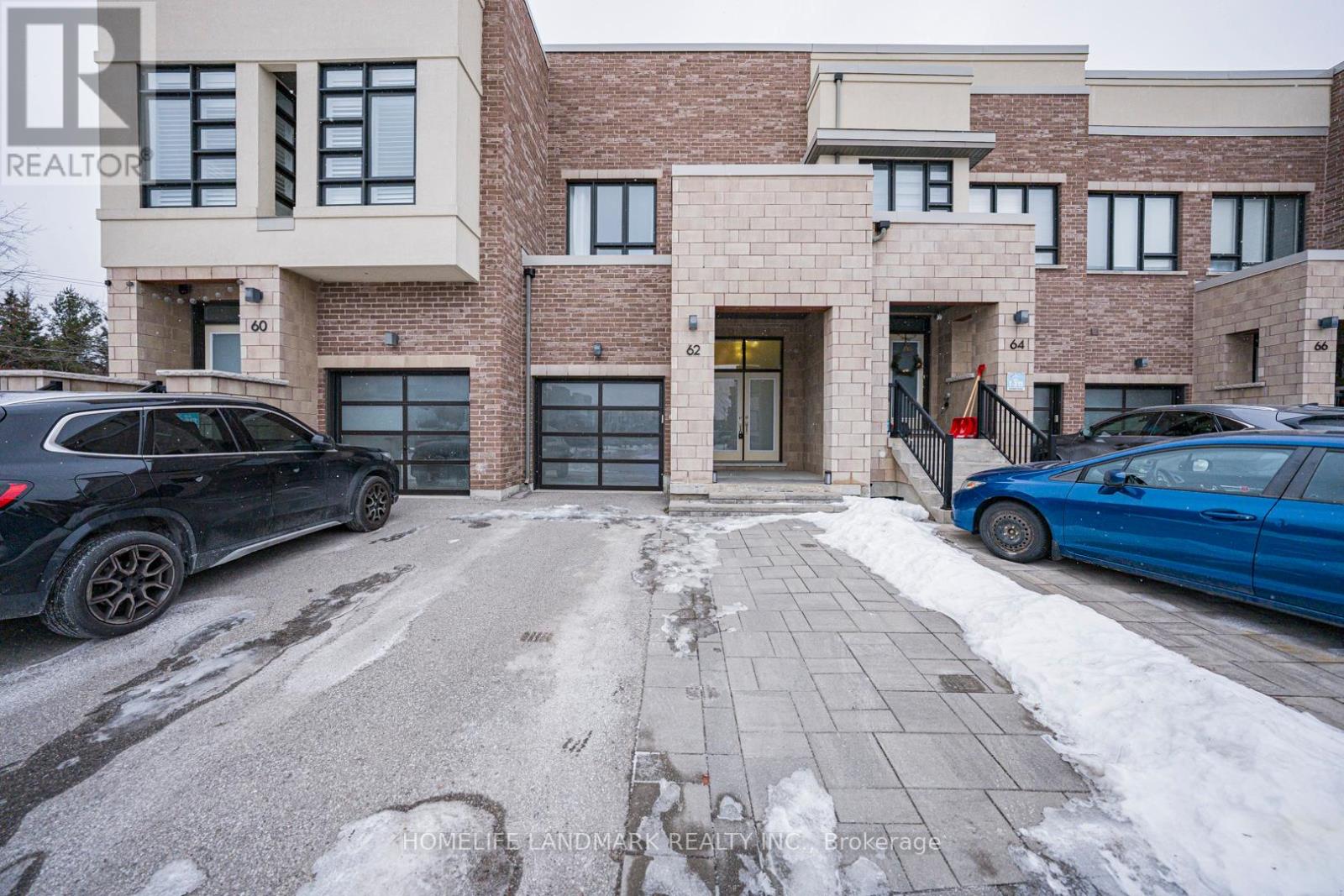 62 Helliwell Crescent, Richmond Hill, Ontario  L4E 1C7 - Photo 2 - N12646758