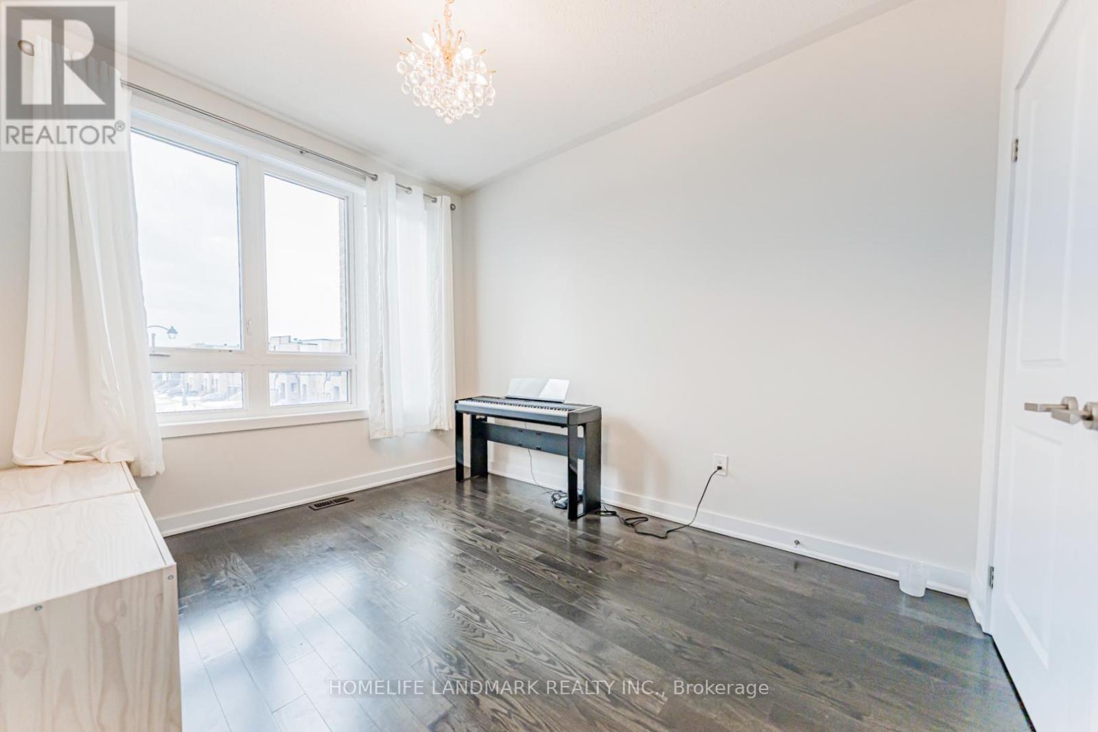 62 Helliwell Crescent, Richmond Hill, Ontario  L4E 1C7 - Photo 25 - N12646758